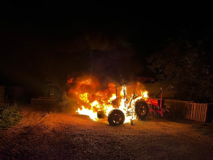 tractor-incendiat