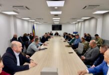 Șefii băgați în ședință, în contextul codurilor portocaliu și galben de vreme rea