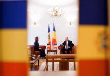 Traian Băsescu a redobândit cetățenia Republicii Moldova, după ce Maia Sandu i-a acordat-o din nou prin decret prezidențial. Băsescu obținuse cetățenia moldovenească în 2016, însă aceasta i-a fost retrasă un an mai târziu de către fostul președinte Igor Dodon