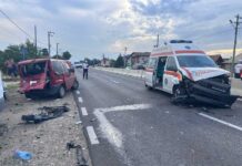 Accident cu o ambulanță din Botoșani în timpul unui transfer medical catre Iași