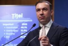 A tunat și i-a adunat! Ministrul propus pentru economie nu are proprietatea termenilor. Ca să pară doct, folosește cuvinte mari, dar nu pare că știe exact ce înseamnă… și le folosește greșit