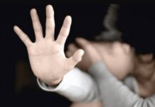 Patru persoane au exploatat sexual o minoră, la Dorohoi, trei au fost arestate, iar una este plasată sub control judiciar