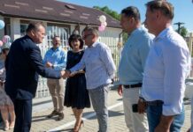 În prezența oficialităților locale, ministrul dezvoltării, Cseke Attila, a inaugurat ieri prima creșă din municipiul Dorohoi.