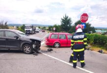 O femeie de 48 de ani și un bărbat de 81 de ani au ajuns la spital în urma unui accident rutier produs, în urmă cu puțin timp, pe Drumul European 58, la intrarea în localitatea Huțani. În eveniment au fost implicate două autoturisme