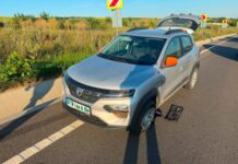 Accident rutier la Stăuceni👉două autoturisme implicate, una ieșită în decor 👇