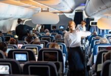Furt la înălțime👉Mărfuri de 800.000 de euro, furate din avioane de angajații unei firme de catering! Percheziții în mai multe locații din țară👇