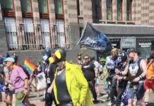 Sub supravegherea directă a poliției, la Amsterdam a început parada gay! (Video)