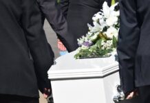 Declarația plină de adevăruri ale unui tânăr care și-a înmormântat ieri mama, ucisă de incompetența autorităților și starea proastă a drumurilor într-un accident la Ionășeni! (Video)