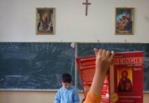 USR prin deputata Corina Atanasiu le-a cerut părinților să nu își mai înscrie copiii la ora de Religie, susținând că această disciplină și-a pierdut rolul educativ (Video)