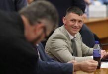 Senatorul PSD fără școală, Paul Pintea, trimis în judecată👉 El nu se poate abține să nu conducă fără permis👇