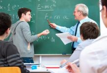 Profesorii au început să primească banii – Peste 9.000 de carduri au fost încărcate cu prima de carieră didactică