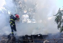 O familie din Vlădeni Deal a rămas fără casă după un incendiu