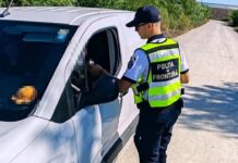 Tânăr prins de polițiștii de frontieră la volanul unui autoturism fără permis de conducere