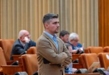 România poate economisi bani din licențele software dacă statul negociază centralizat, ca un singur client, în loc ca fiecare instituție să cumpere separat, este punctul de vedere al deputatului botoșănean, Eduard Mititelu