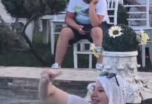 Totul e perfect pentru Diana Șoșoacă care calcă apa în pași de dans