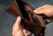Când România nu-ți mai poate ține copilul acasă, cine poartă vina? (Video)