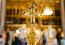 Slujbă la biserică de Înălțarea Sfintei Cruci (Video)